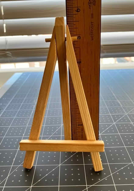 Photo of free Teeny, tiny easel (North Oakland/Bushrod) #1