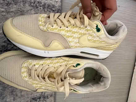 Photo of free uk size 9.5 (HA0) #2