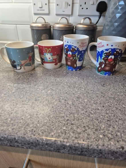 Photo of free Christmas mugs (BR8) #1