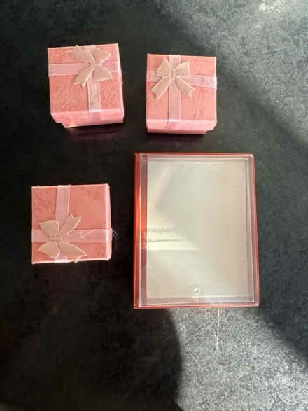 Photo of free 4 x gift boxes (SG18) #1