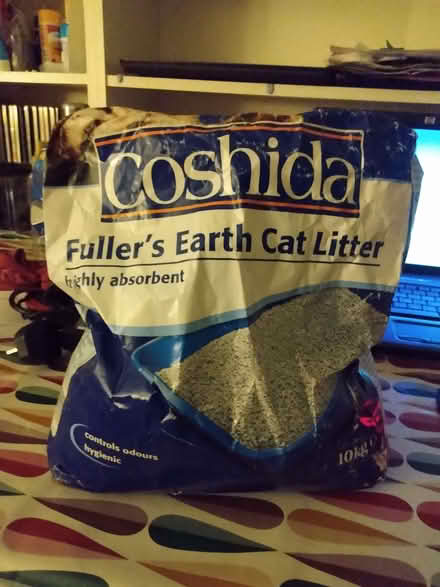 Photo of free Cat litter (Shepherds Bush W12) #1