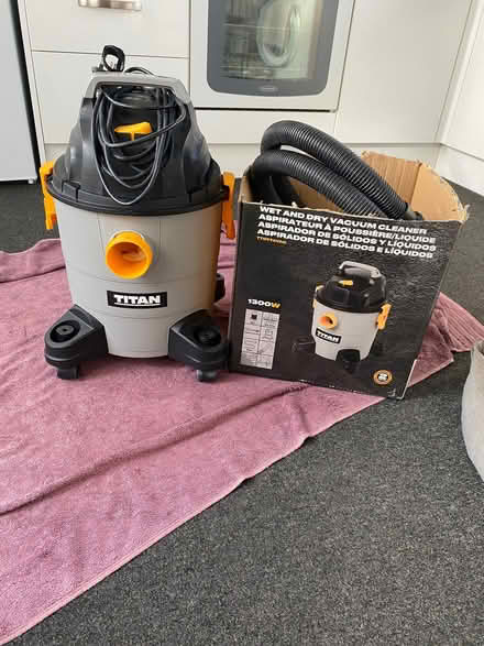 Photo of free wet/dry vacuum (Kettering NN15) #1
