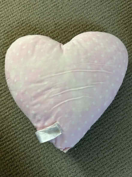 Photo of free Heart cushion (GU51) #2