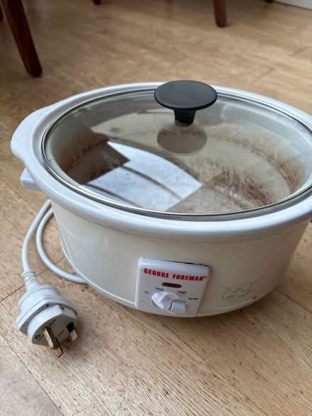 Photo of free Slow cooker - works (Southfields SW18 5TY) #4