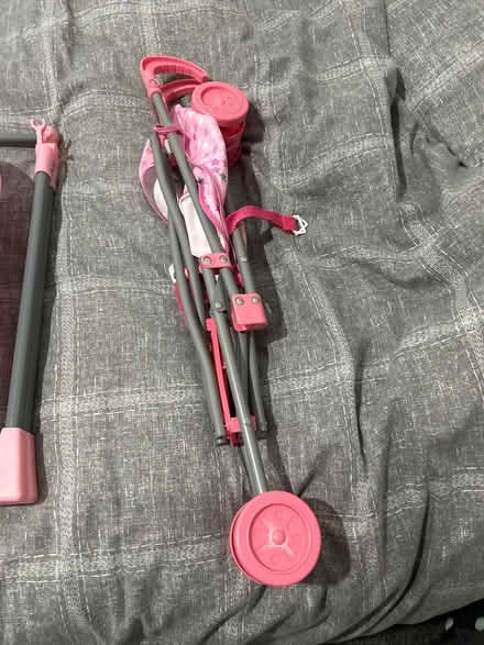 Photo of free Doll bath, pushchair and bits (TN38) #4