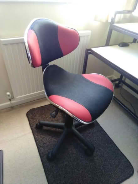 Photo of free Computer desk and office chair (East Ardsley WF3) #2
