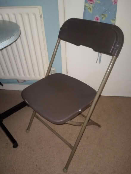 Photo of free Fold up chair and round table (Abingdon Oxfordshire) #1