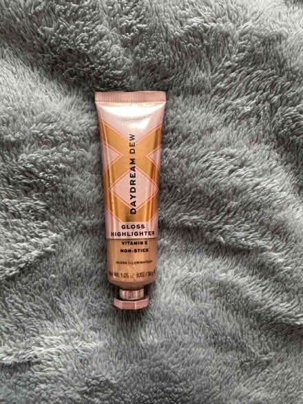 Photo of free Mixture of Makeup & Accessories (TN39) #4