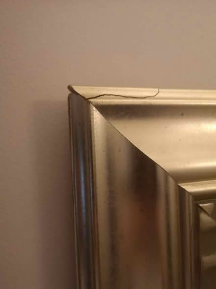 Photo of free Large mirror (Ex201eh) #3