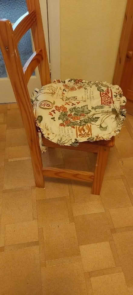 Photo of free Small chair (Quinton B62) #2