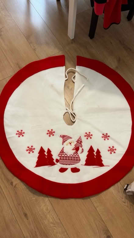 Photo of free Xmas skirt + door wreath (RG1) #1
