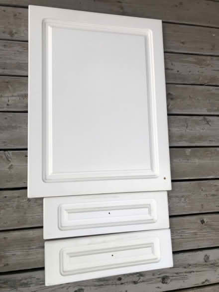 Photo of free kitchen cupboard door&drawer fronts (Browns Line/Lakeshore) #4