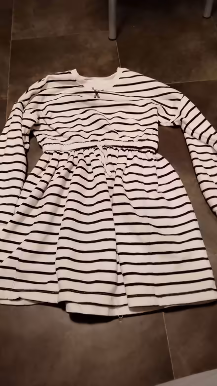 Photo of free Thick jumper dress 9-10years (Norcot RG30) #1