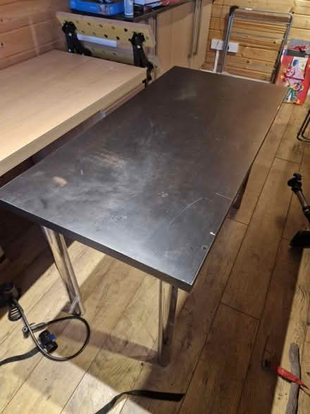 Photo of free Black desk (Tilehurst) #1