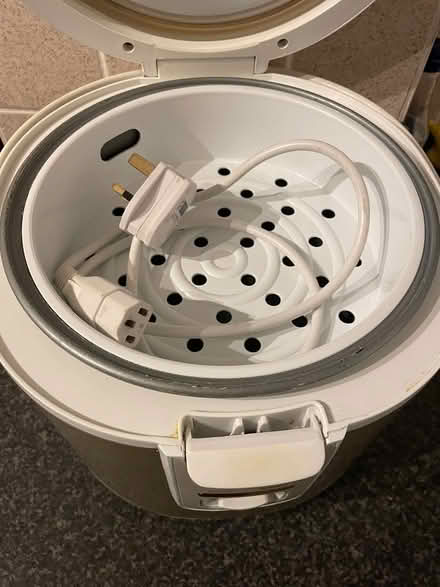 Photo of free Philips rice cooker (Bracknell’s RG42) #3