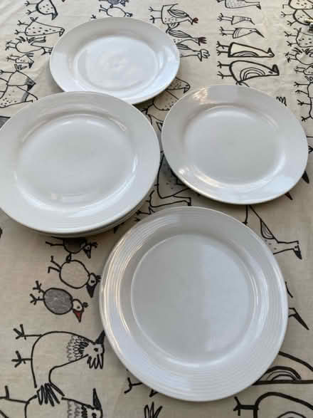 Photo of free White dinner plates (Cardiff (Canton)) #1