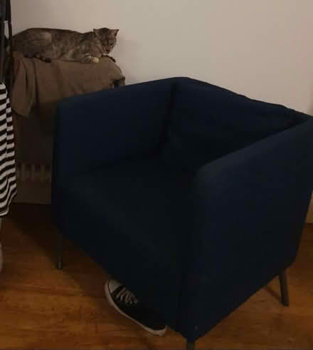 Photo of free Navy blue sofa chair (N4 Finsbury park) #3
