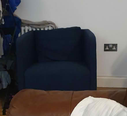 Photo of free Navy blue sofa chair (N4 Finsbury park) #2