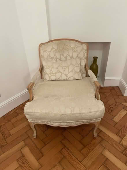 Photo of free Single sofa chair (NW11) #1