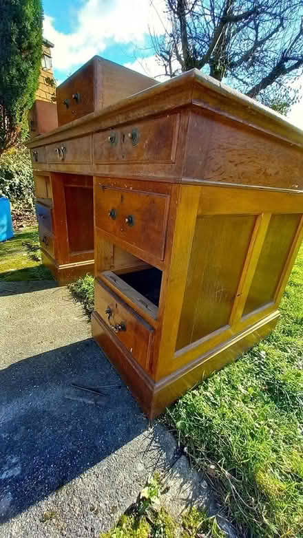 Photo of free Desk (Hordle SO41) #1