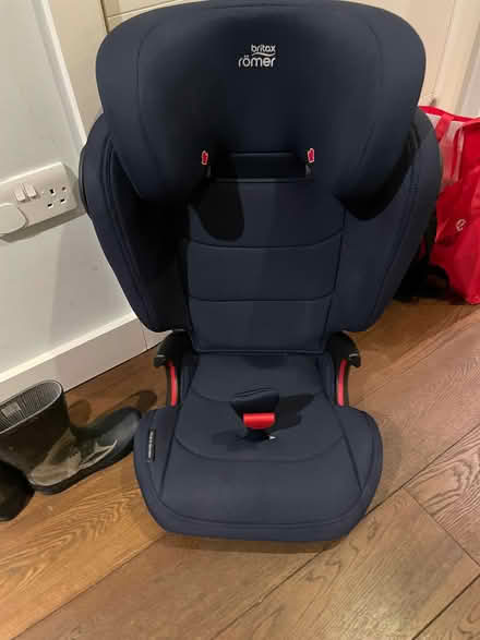 Photo of free Britax Romer kidfix iSize car seat (Barnsbury N1) #1
