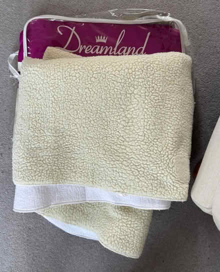 Photo of free Working Heated Double Blanket (Beaconsfield HP9) #1