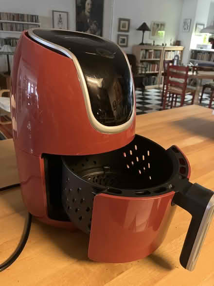 Photo of free small air fryer (NoHo 10012) #2