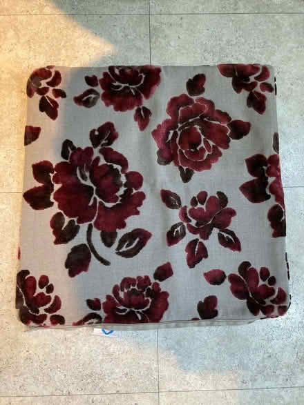 Photo of free Quality cushion cover (Walton-le-Dale PR5) #1