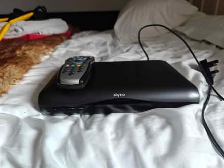 Photo of sky hd box with remote (Loughborough LE11) #1