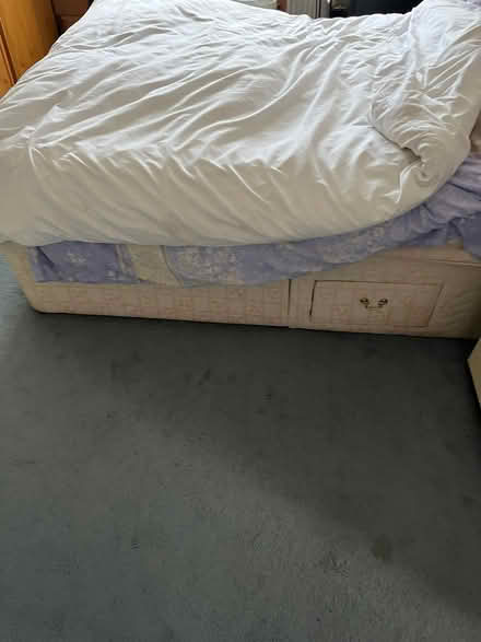 Photo of free Bed base (Orpington kent br5 2ad) #1