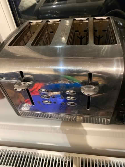 Photo of free toaster (twickenham TW2) #1