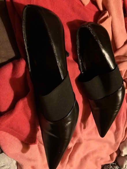 Photo of free 1 bag ladies clothes & 1 pair shoes (Belsize Park NW3) #2