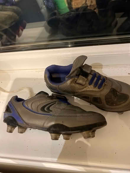 Photo of free Football boots kids (twickenham TW2) #1
