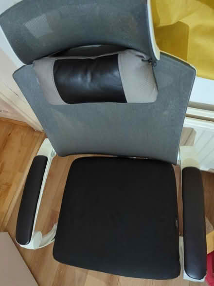 Photo of free Desk swivel chair (READ) (Addlestone) #3