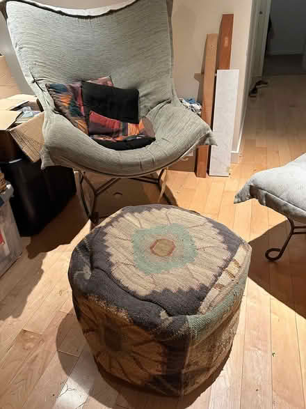 Photo of free Cute wool flower ottoman (Deer Park in Fairfax, CA) #1