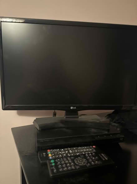 Photo of free Black LG tv and Sony dvd player (Ellesmere Port) #1
