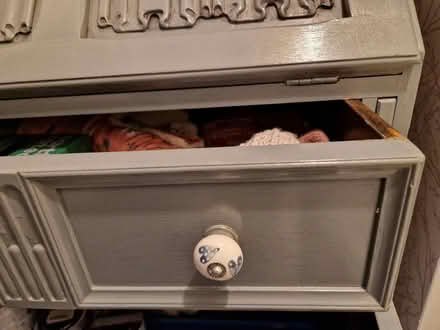 Photo of free Bureau/desk painted grey with shading, very pretty. (Seal TN15) #2