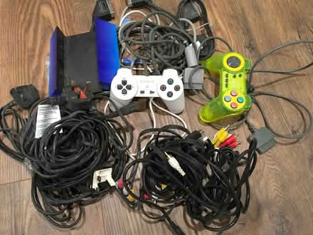 Photo of free PlayStation controllers and cables. (Chaddleworth RG20) #2