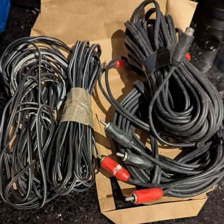 Photo of free Hi-fi Speaker leads and audio extension leads. (Bog Gate TW10) #1