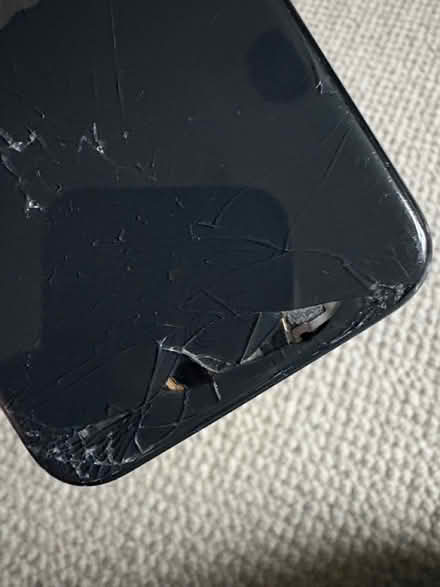 Photo of free iPhoneSE - very damaged but working (Hoole, Chester, CH2) #4