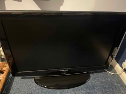 Photo of free Samsung 32” tv (Bladon OX20) #1