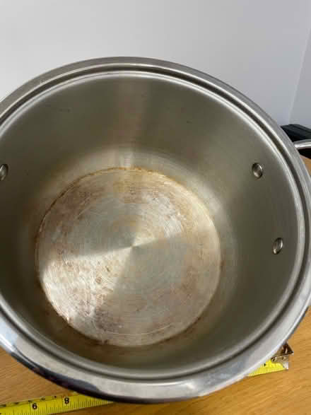 Photo of free Large pan (Hoxton) #2