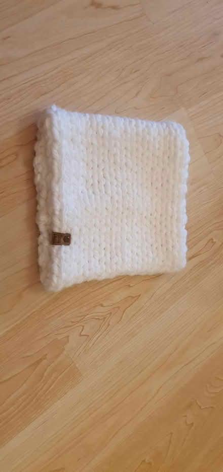 Photo of free Neck warmer (TW74, Isleworth) #1