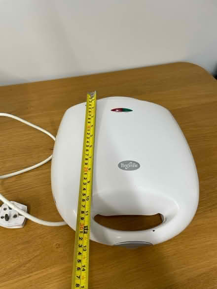 Photo of free Large toastie maker (Hoxton) #1