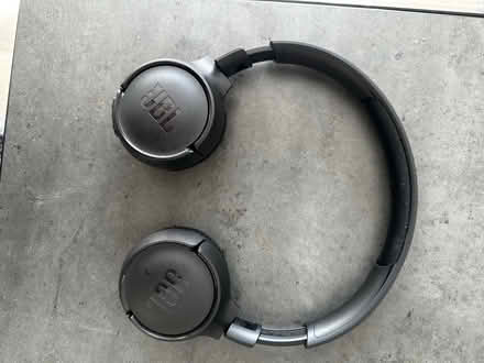Photo of free JBL Bluetooth headphones (DA15 Sidcup) #1