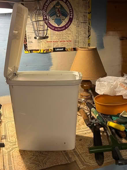 Photo of free Plastic kitchen garbage can (Hintonburg) #2