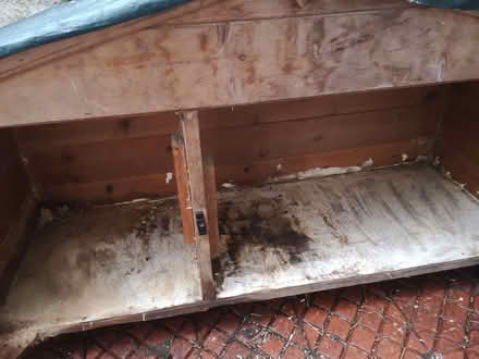 Photo of free Rabbit /guinea pig hutch (Fairfield LA1) #1
