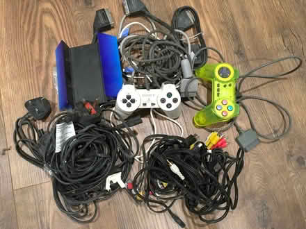 Photo of free PlayStation controllers and cables. (Chaddleworth RG20) #1
