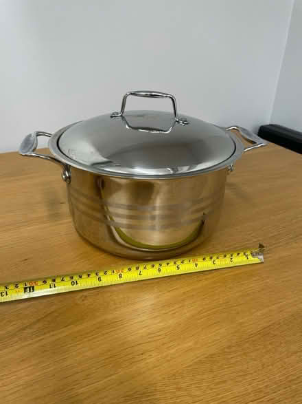 Photo of free Large pan (Hoxton) #1