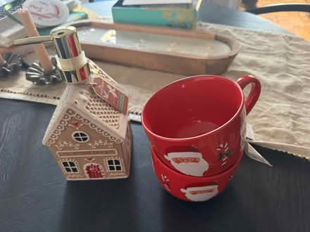 Photo of free Mugs and hand soap (Bexley DA5) #1